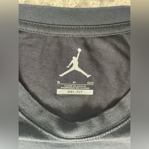 Men’s Jordan Dwyane Wade Shirt - Picture 3 of 3